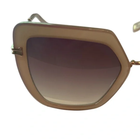 Marc Jacobs Butterfly Style Chic Oversized Sunglasses Beige/Gold NWT - Picture 7 of 16